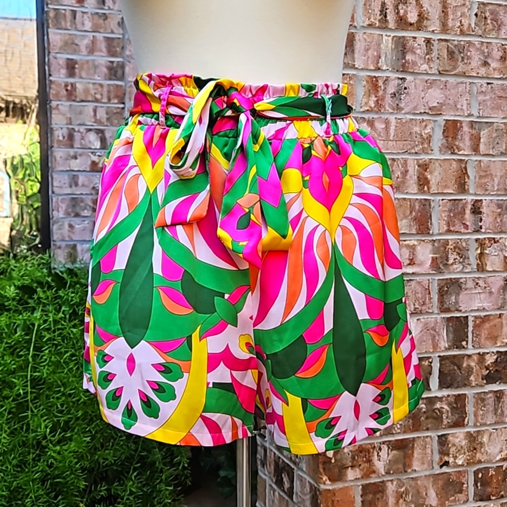Milk & Honey Woman's Loose Fit Shorts sz S
